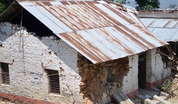La agencia de viajes Haiku Travel financia la reconstrucción de una escuela en Nepal